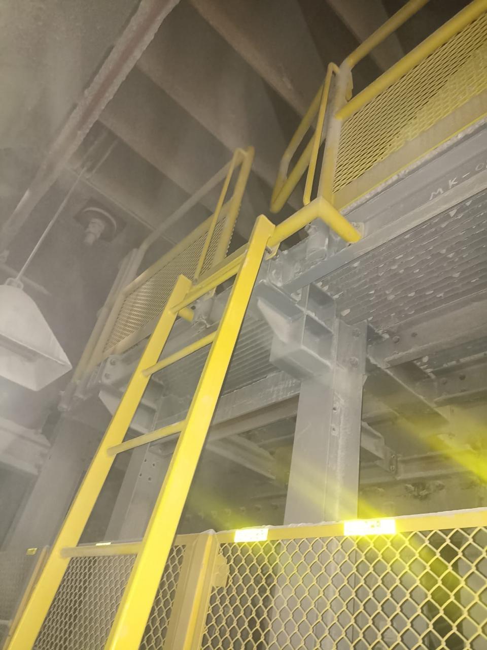 Fabricación de escaleras y accesos